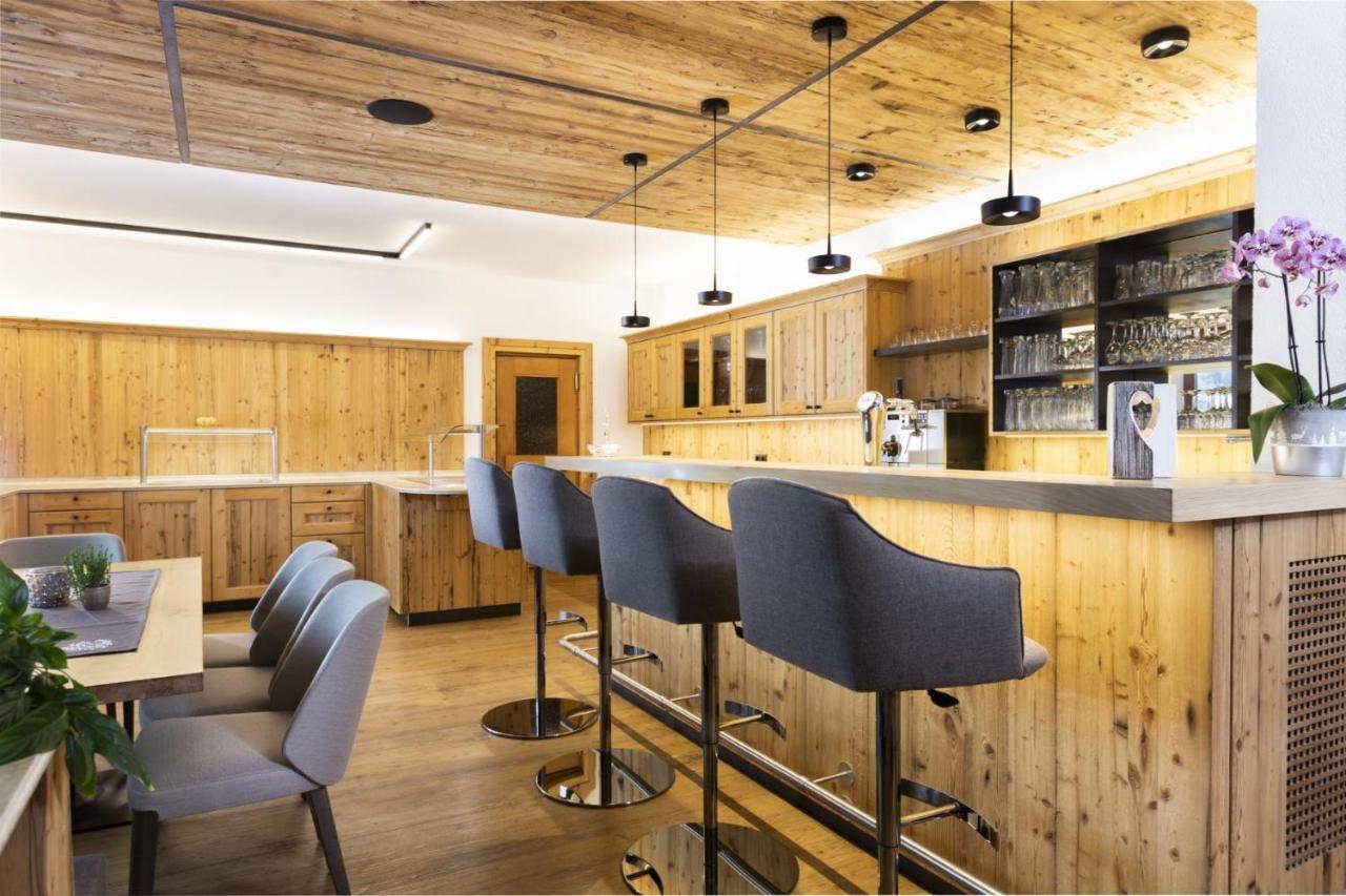 Hotel Garni Tirol Ладис Экстерьер фото