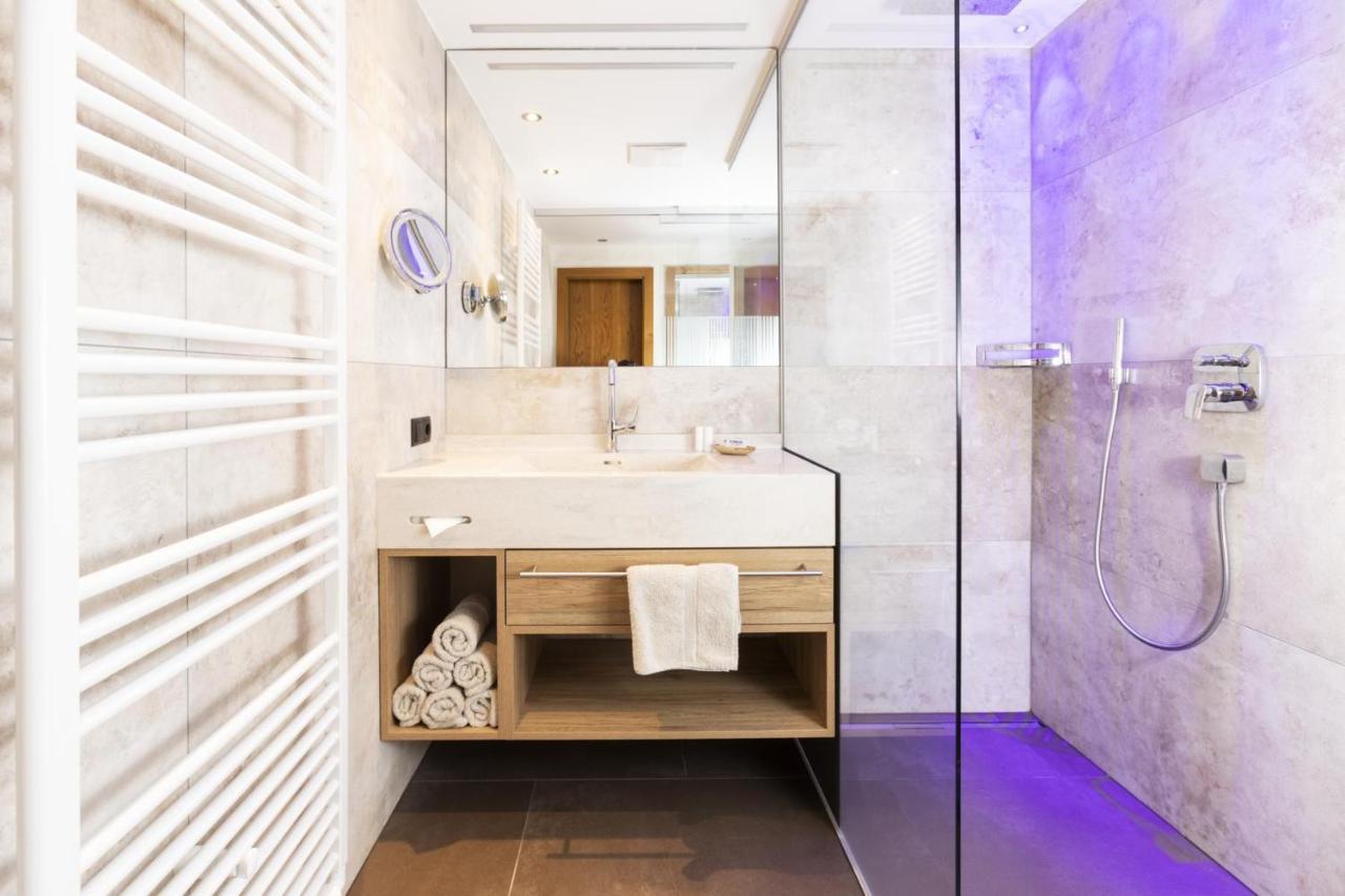 Hotel Garni Tirol Ладис Экстерьер фото
