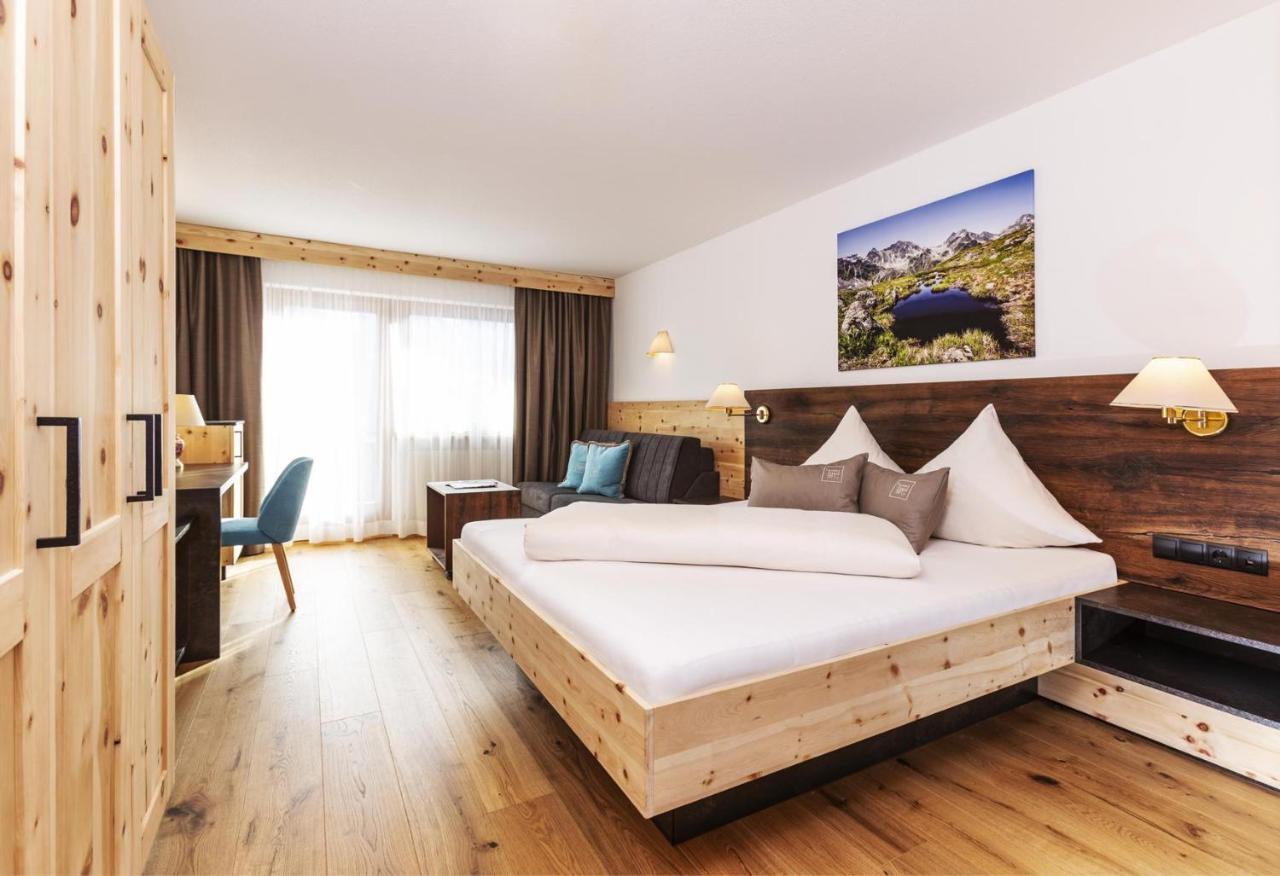 Hotel Garni Tirol Ладис Экстерьер фото