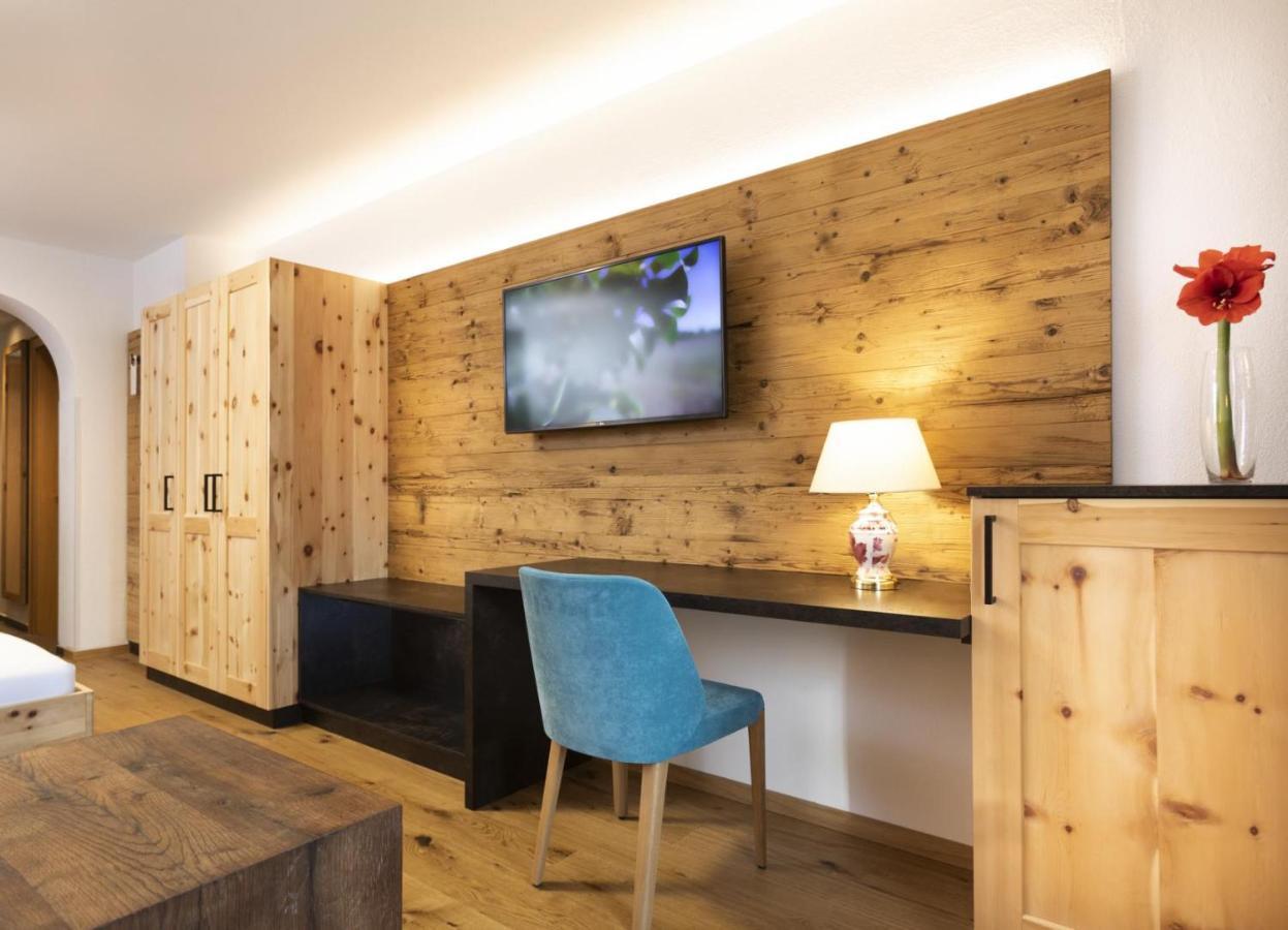 Hotel Garni Tirol Ладис Экстерьер фото