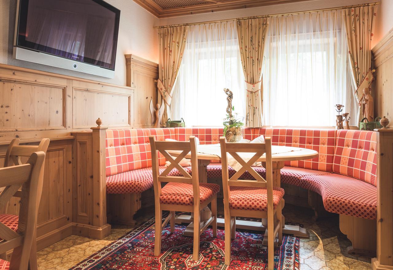 Hotel Garni Tirol Ладис Экстерьер фото