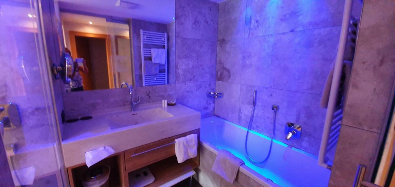 Hotel Garni Tirol Ладис Экстерьер фото