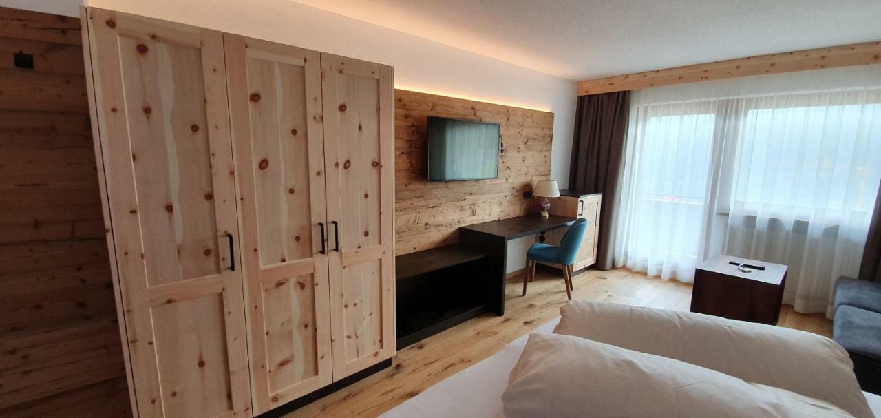 Hotel Garni Tirol Ладис Экстерьер фото