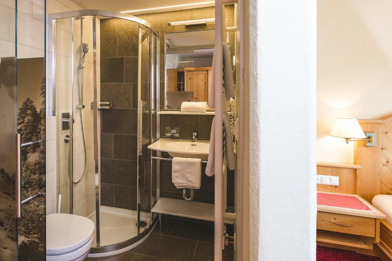 Hotel Garni Tirol Ладис Экстерьер фото